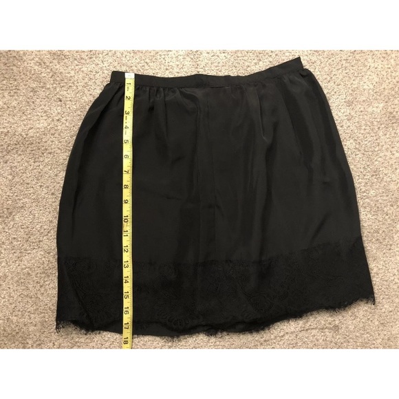 Short Lace Mini Skirt Black Forever 21 Size S NWT - Picture 4 of 5